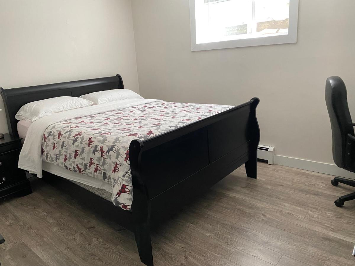 Jane'S Cozy Suite Surrey Bagian luar foto