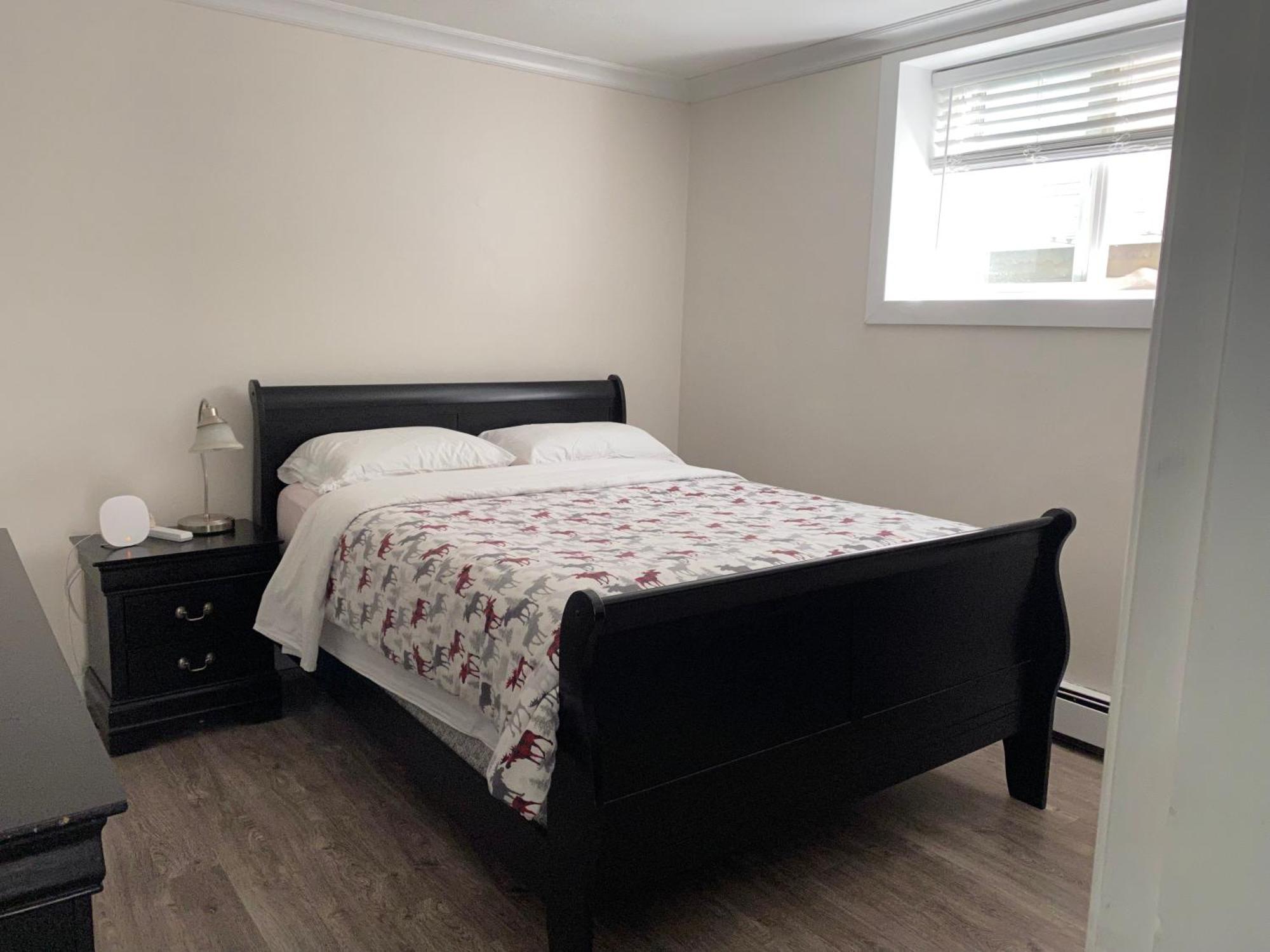 Jane'S Cozy Suite Surrey Bagian luar foto